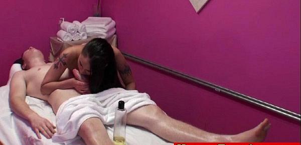  Real tattooed asian masseuse on spycam